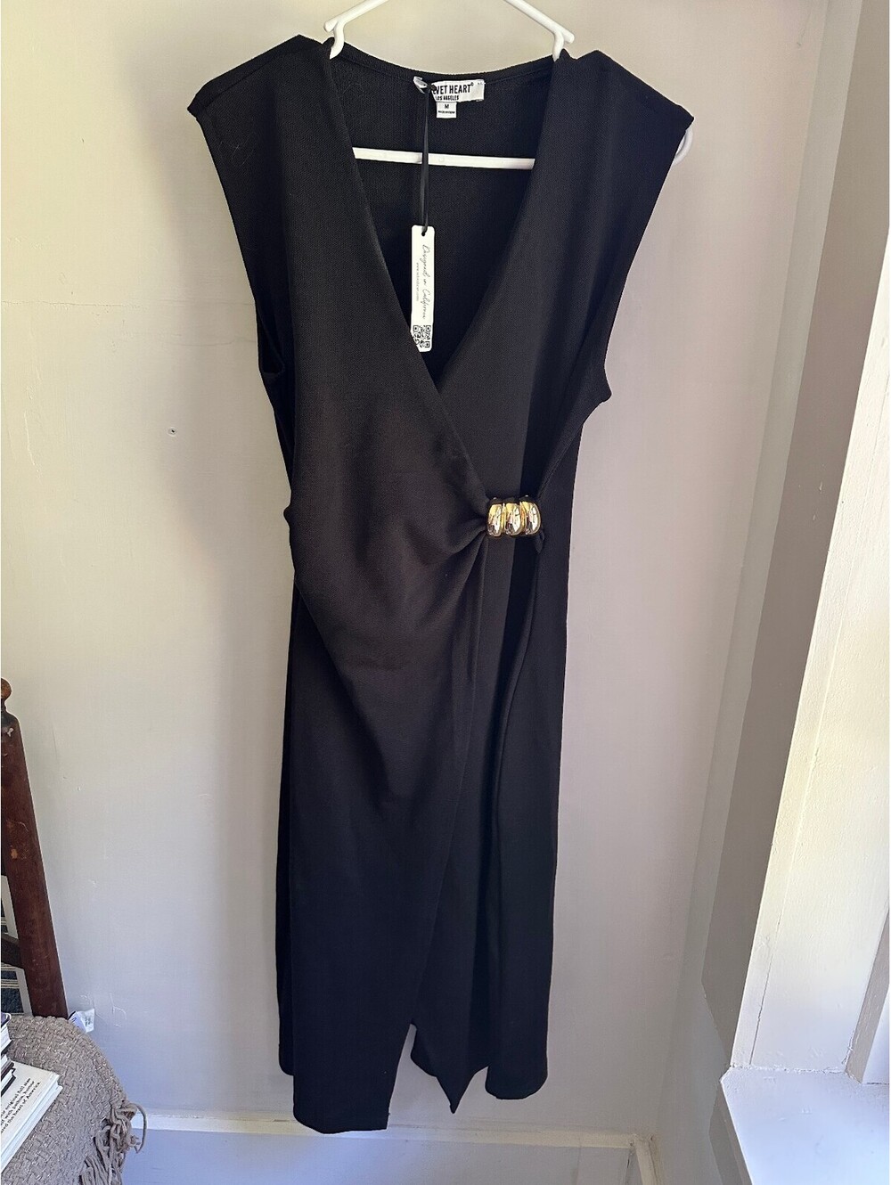 VELVET HEART NWT Black V-Neck Midi Dress w/ Gold Hardware - Size M